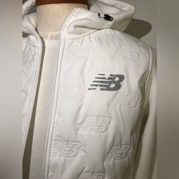 New Balance [XL] Branded White Full-Zip Fleece Jacket - Picture 8 of 15